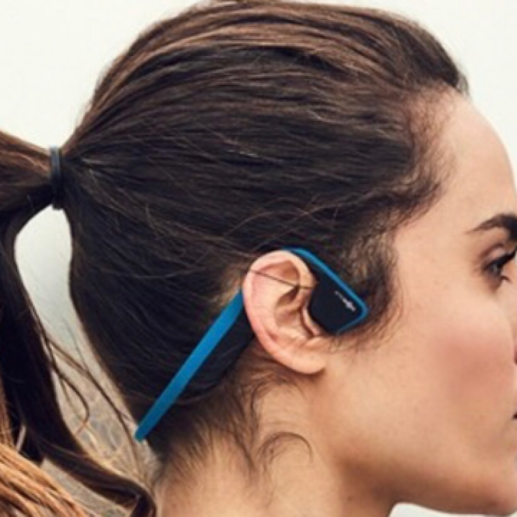 Наушники open Ear. AFTERSHOKZ Trekz Titanium. Фантастические наушники на ухо. AFTERSHOKZ длинные волосы.